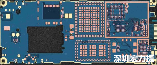 手機可用的PCB空間相當小，而1片式的設計是節(jié)省成本的作法，如何做到區(qū)隔不同子系統(tǒng)、降低雜訊干擾，是設計關鍵。